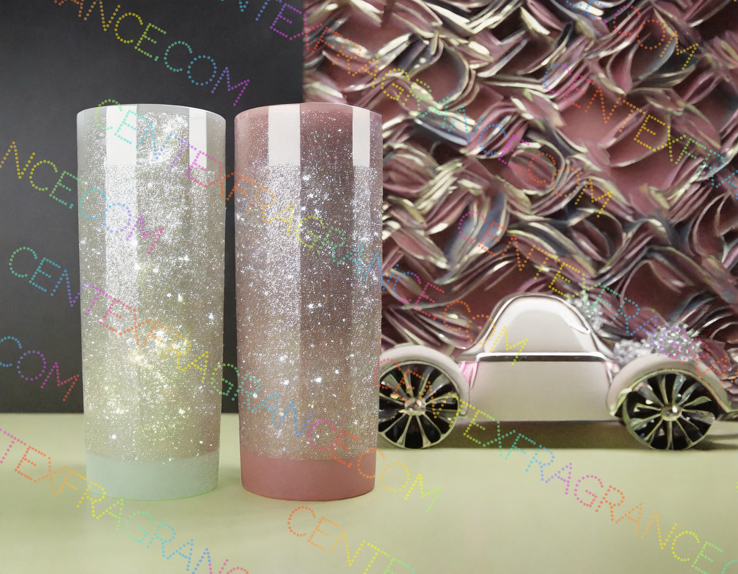 CFCS 01060112 Clip Art Stock Photos Tumblers and Cars shades of pink and Blue